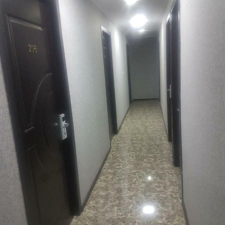 Hotel Leader Tbilisi Exteriör bild
