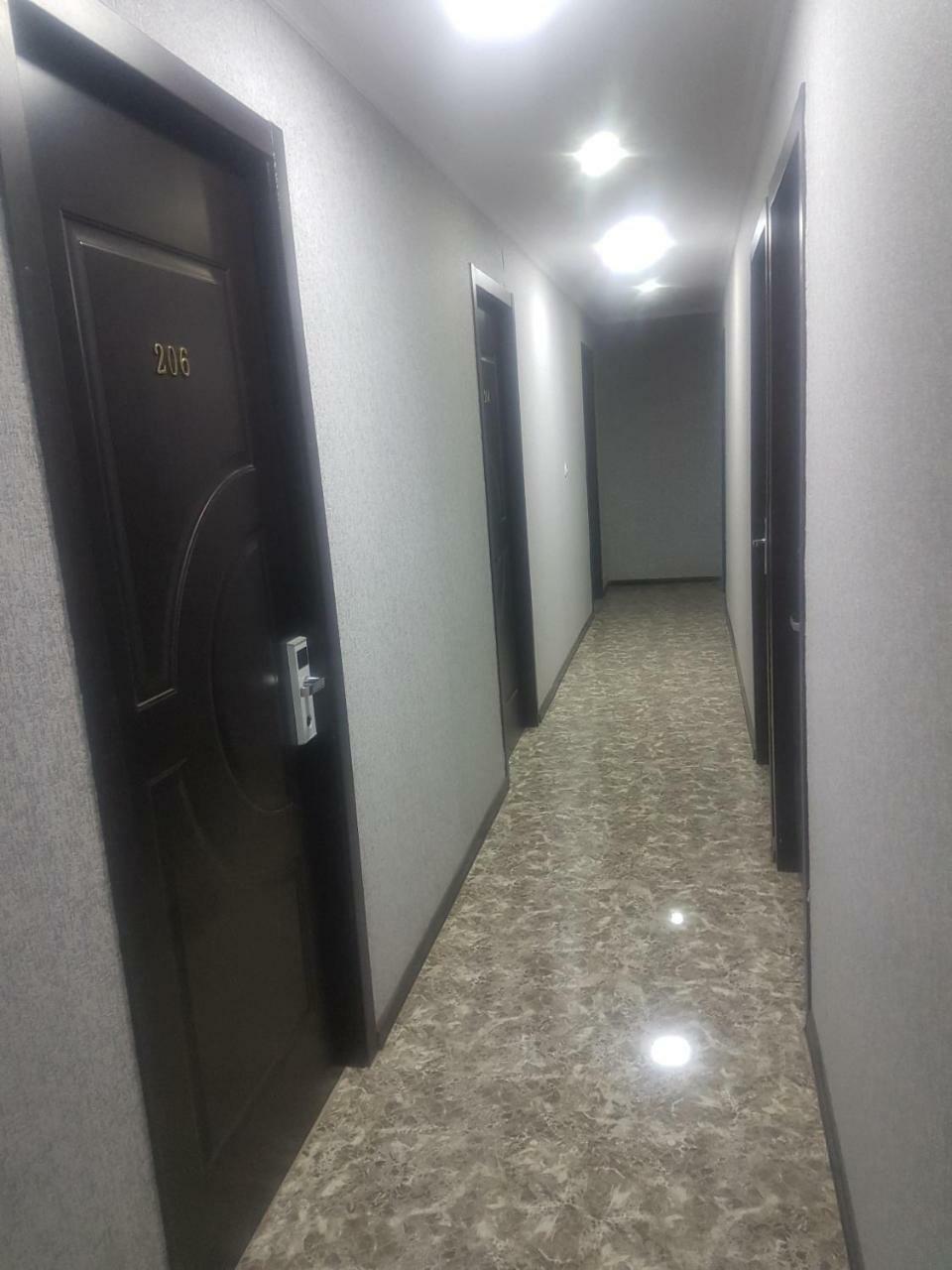 Hotel Leader Tbilisi Exteriör bild